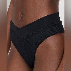 L*SPACE women’s black Court bikini swim bottom size XS NWT